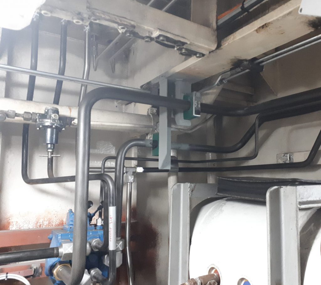 geïnstalleerd hydraulisch leidingwerk